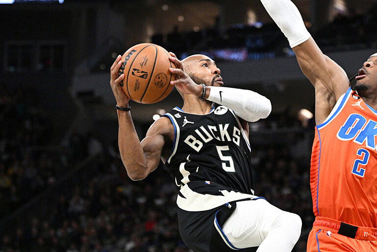 Milwaukee Bucks vs Atlanta Hawks NBA 11/7/2022 Free Picks