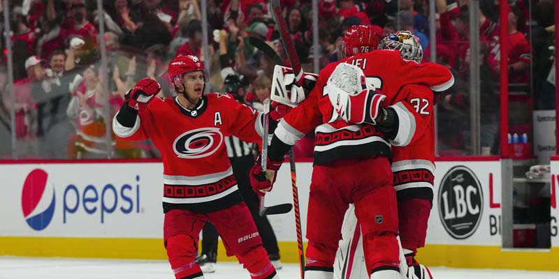 Carolina Hurricanes vs New York Islanders 4-21-2023